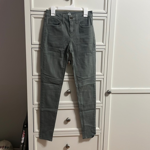 Green Low-Rise Jeggings - Picture 1 of 4